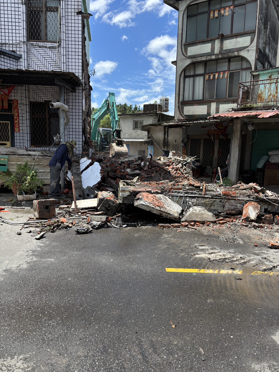 房屋拆除作業中屏東.高雄-加冠開發工程